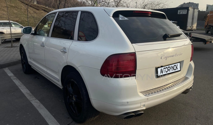 Porsche Cayenne 2005 года
