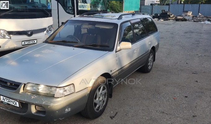 Mazda 626 1993 года