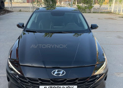 Hyundai Elantra 2023 года