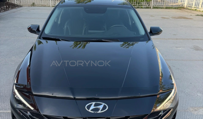Hyundai Elantra 2023 года