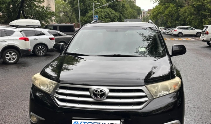 Toyota Highlander 2011 года