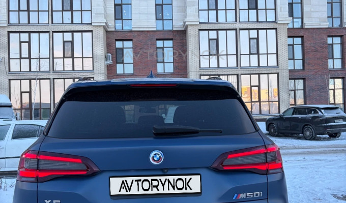 BMW X5 2022 года