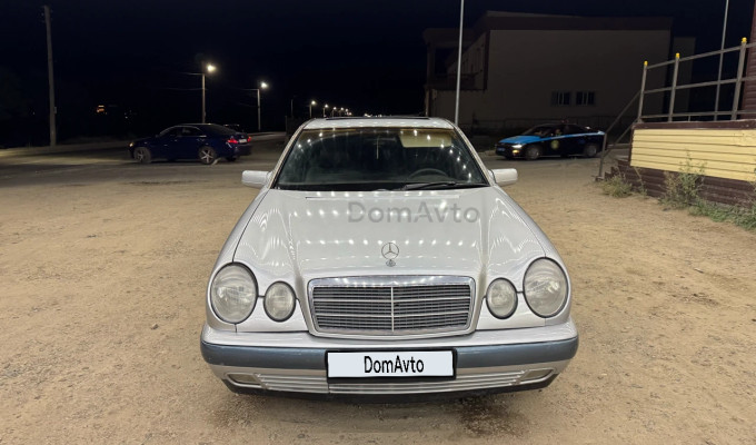 Mercedes-Benz E-Класс 1995 года