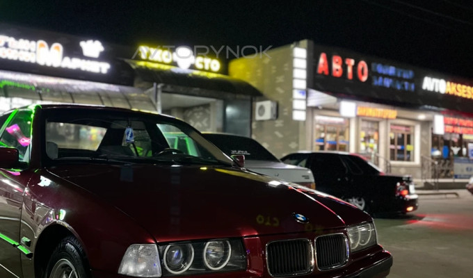 BMW 3 серия 1992 года