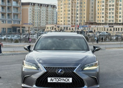 Lexus ES 2019 года