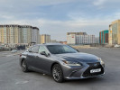 Lexus ES 2019 года