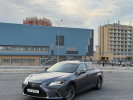 Lexus ES 2019 года