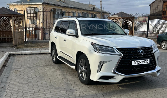 Lexus LX 2008 года