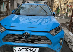 Toyota RAV4 2021 года