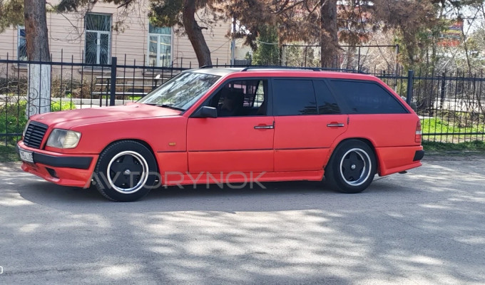 Mercedes-Benz E-Класс 1995 года