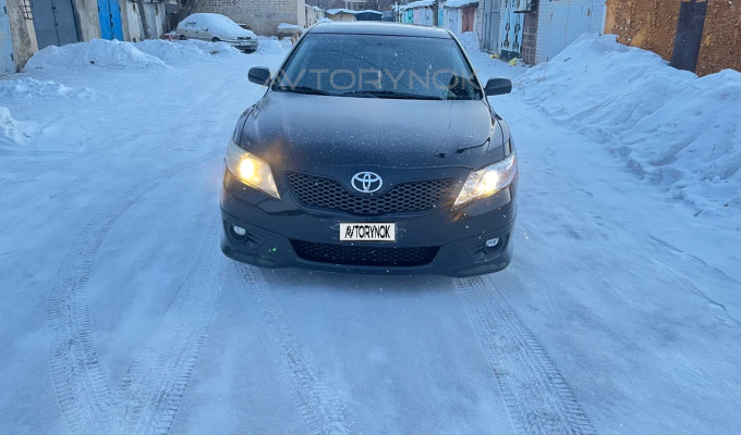 Toyota Camry 2011 года
