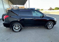 Toyota RAV4 2011 года