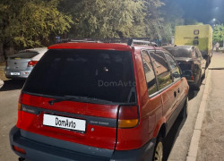 Mitsubishi Space Runner 1996 года