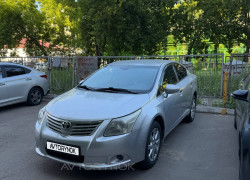 Toyota Avensis 2011 года