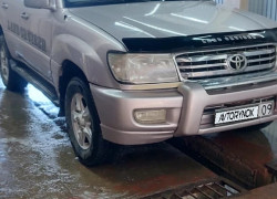 Toyota Land Cruiser 2001 года