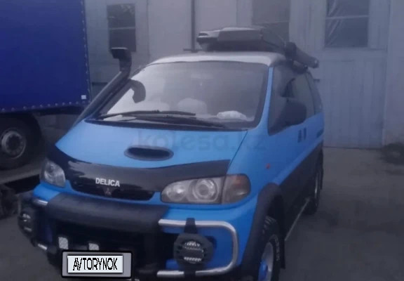 Mitsubishi Delica 1995 года