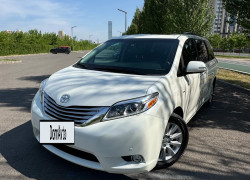 Toyota Sienna 2017 года