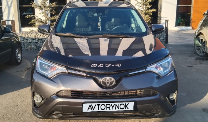 Toyota RAV4 2018 года