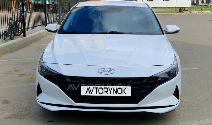 Hyundai Elantra 2022 года