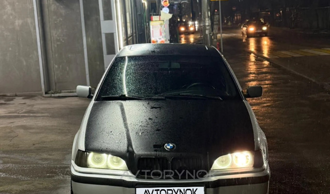 BMW 3 серия 1995 года