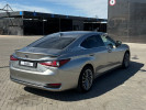 Lexus ES 2019 года