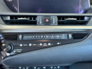 Lexus ES 2019 года