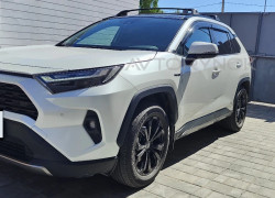 Toyota RAV4 2024 года