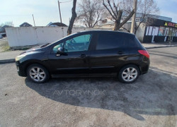 Peugeot 308 2008 года