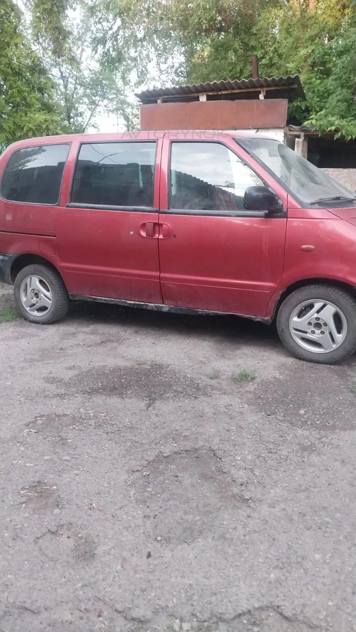Nissan Serena, 1998