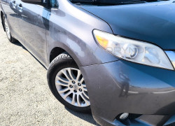 Toyota Sienna 2011 года