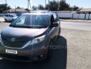 Toyota Sienna 2011 года