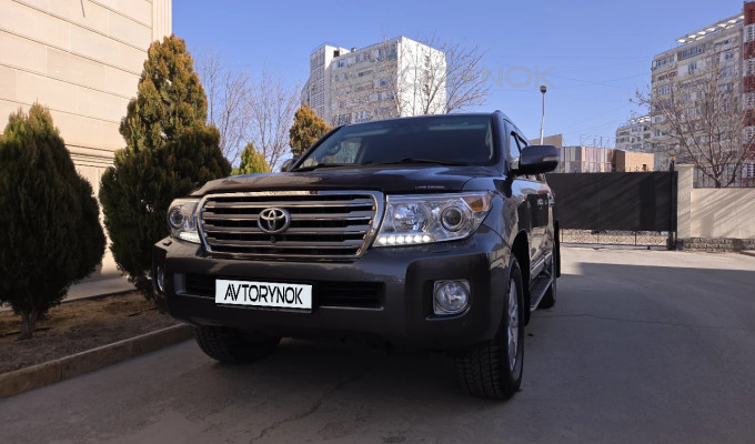 Toyota Land Cruiser 2013 года