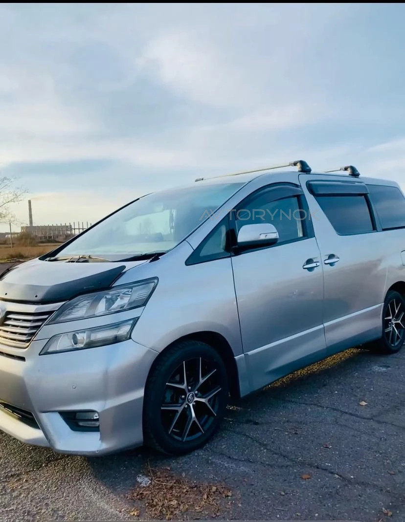 Toyota Vellfire, 2010