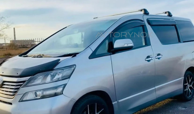 Toyota Vellfire 2010 года