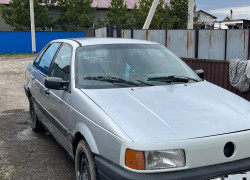 Volkswagen Passat 1990 года