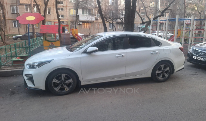 Kia Cerato 2020 года