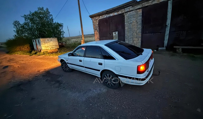 Mazda 626 1989 года