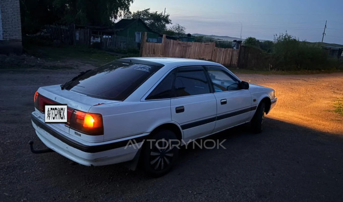 Mazda 626 1989 года