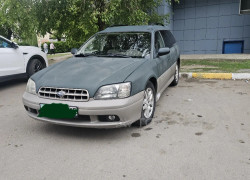 Subaru Outback 2000 года
