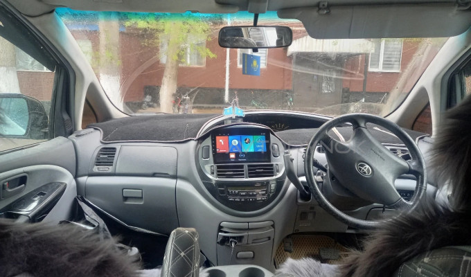 Toyota Estima 2005 года