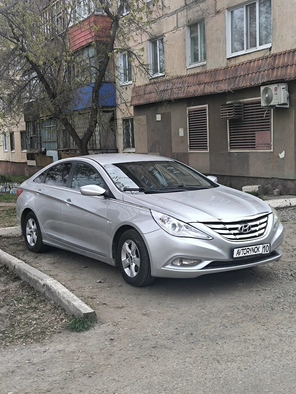 Hyundai Sonata, 2011