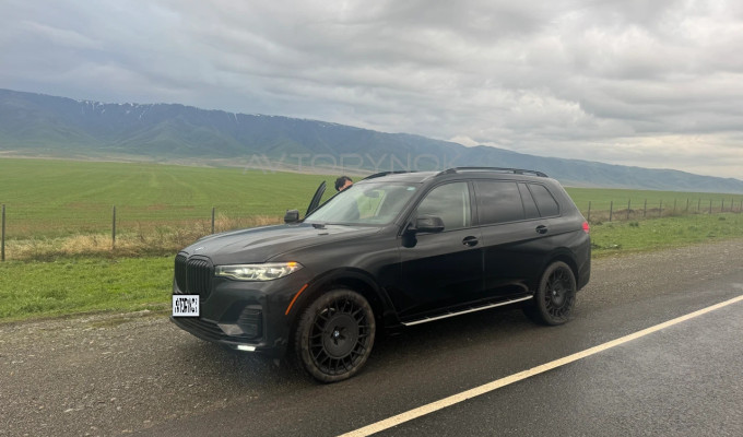 BMW X7 2019 года
