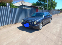Mercedes-Benz E-Класс 1998 года