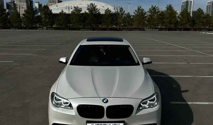 BMW 5 серия 2015 года