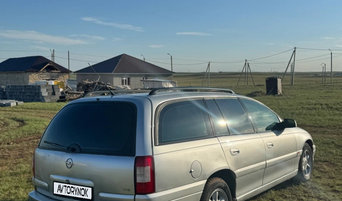 Opel Omega 2000 года