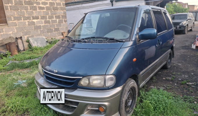 Nissan Serena 2000 года