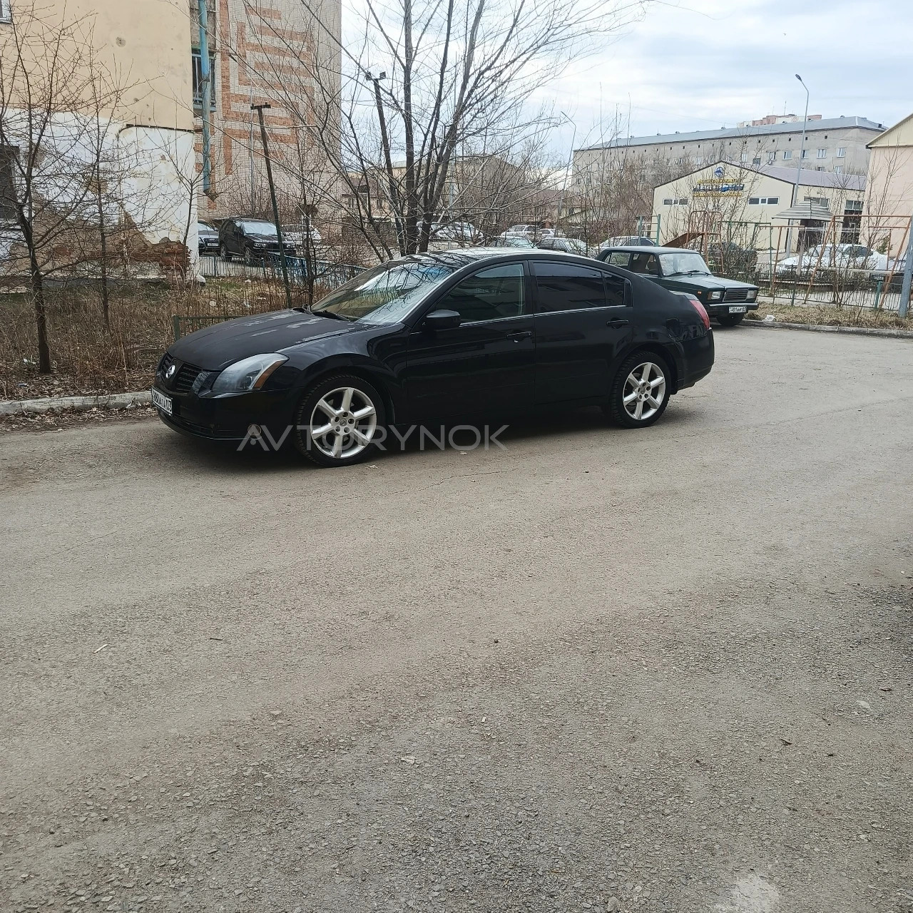 Nissan Maxima, 2004