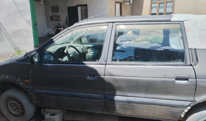 Mitsubishi Space Wagon 1992 года