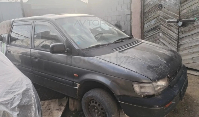 Mitsubishi Space Wagon 1992 года