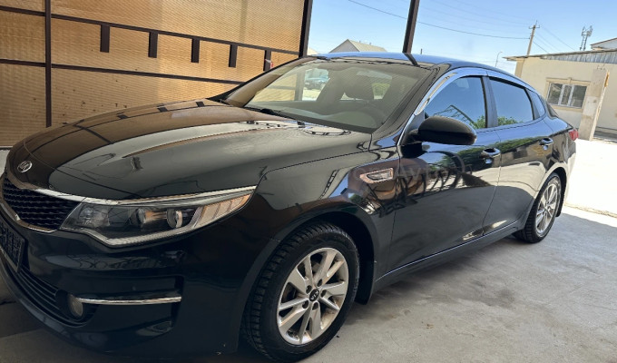 Kia K5 2017 года